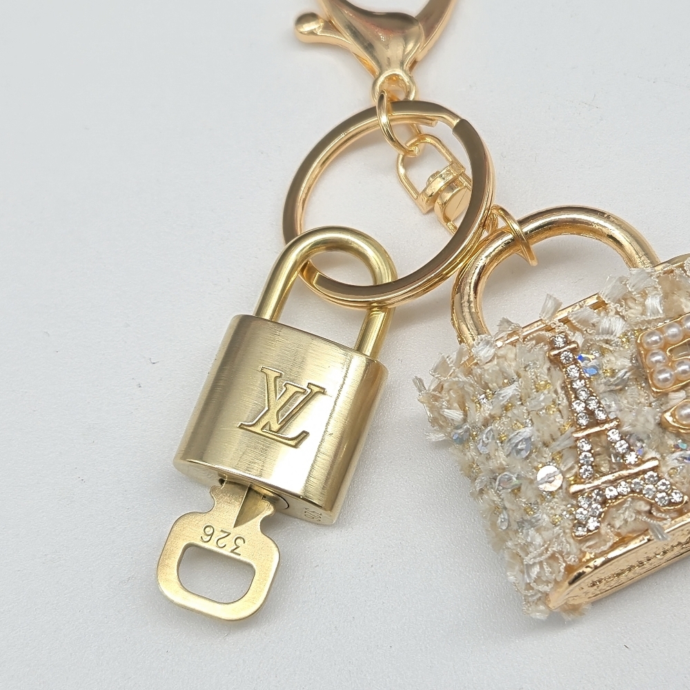 100% Authentic Louis Vuitton Lock & Key Gold with Unbranded Keychain, Keycharm - Picture 8 of 12